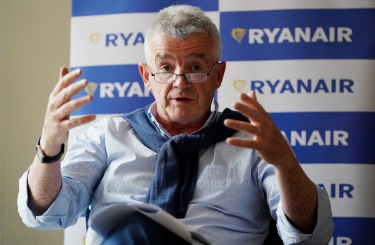 El jefe de Ryanair dice que los británicos "no quieren ser manipuladores de equipaje" en medio de la escasez de personal