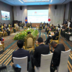 Los miembros de la ASEAN asisten a una reunión durante la Reunión Informal de Ministros de Defensa de la ASEAN Japón en Phnom Penh, Camboya, el miércoles.  (AP)