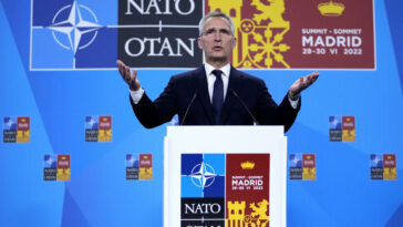El jefe de la OTAN reconoce la necesidad de defender el territorio de la alianza en "un mundo más peligroso"