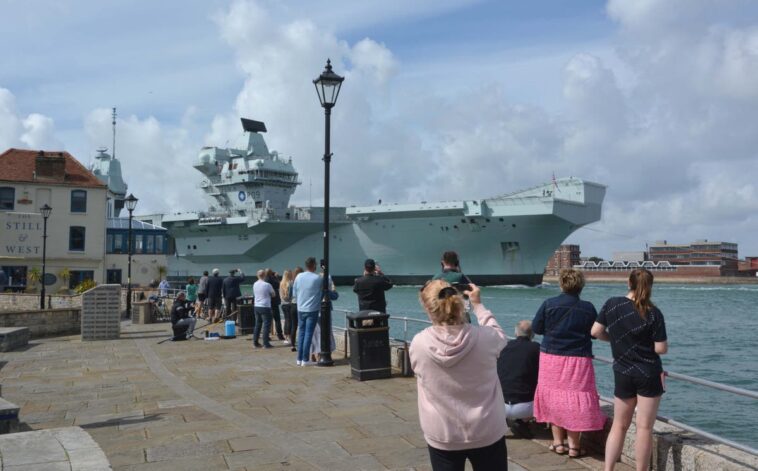 El portaaviones HMS Prince of Wales regresa a la base después de los ejercicios de la OTAN