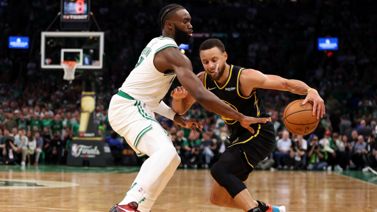 Finales de la NBA de 2022: los Warriors completan una rara posesión de siete puntos en la derrota del Juego 3 contra los Celtics
