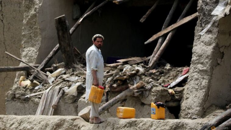 Funcionario de salud afgano advierte sobre brote de enfermedad entre sobrevivientes del terremoto