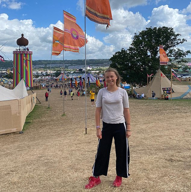 Greta Thunberg se dirigirá a la multitud de Glastonbury desde el Pyramid Stage hoy mientras hace una incorporación de última hora al festival.