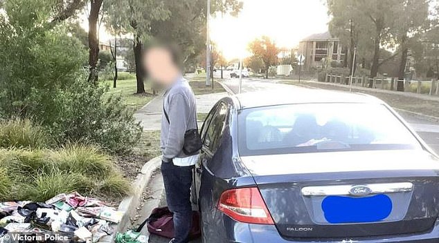La policía de Victoria atrapó a un hombre de Cheltenham con un automóvil lleno de carne presuntamente robada por valor de $ 2,000 en Cairnlea, Melbourne, el domingo (arriba)