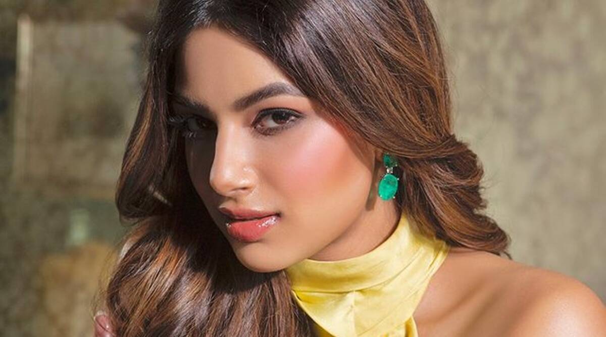  Harnaaz Sandhu se ve encantador en 'ao dai';  conoce todo sobre el vestido tradicional vietnamita
