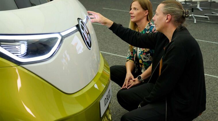 La producción de la batería EV es un desafío mayor que la prohibición de los motores de combustión de la UE, dice VW