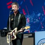 Noel Gallagher hace esperar a los fanáticos las canciones de Oasis en Glastonbury