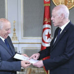 Presidente de Túnez publica proyecto de constitución que le otorga amplios poderes