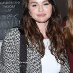 Salida nocturna: Selena Gomez se veía chic sin esfuerzo cuando asistió al evento Giving Back Generation en West Hollywood