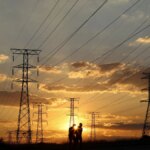 Trabajadores de electricidad sudafricanos en huelga regresan al trabajo en medio de severos apagones