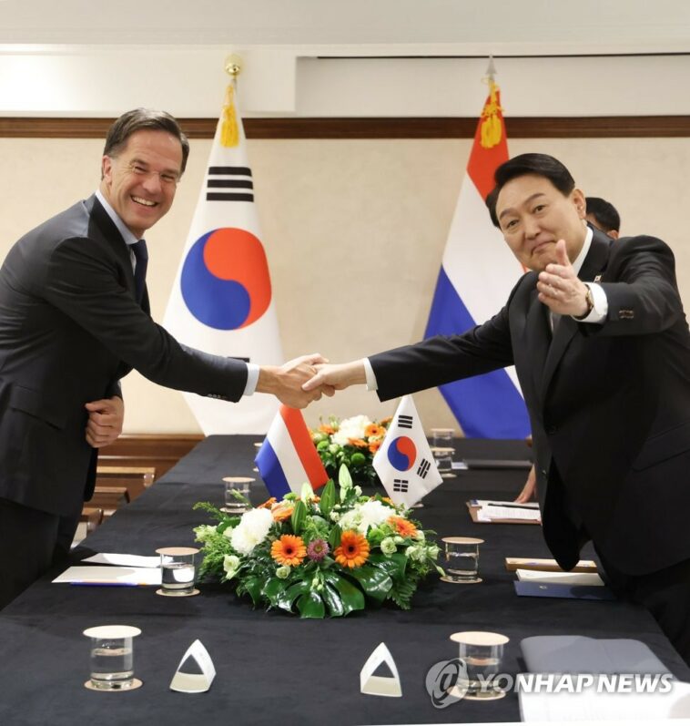 Yoon y primer ministro holandés discuten cooperación en semiconductores