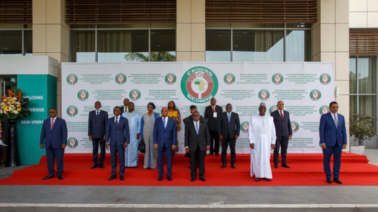 Cumbre de África Occidental;  Vecinos golpistas en agenda