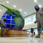 Los nuevos casos sospechosos de COVID-19 en Corea del Norte caen por debajo de los 3.000: medios estatales
