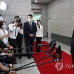 (AMPLIACIÓN) El ministro de Salud elegido por Yoon retira su nominación por acusaciones de uso indebido de fondos políticos