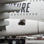 El Airbus A380 despegó del centro principal de Emirates en Dubai el 1 de julio y aterrizó para encontrar un misterioso agujero en el costado del avión.