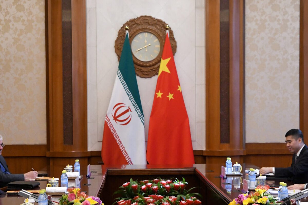 China dice que fortalecerá cooperación con Irán
