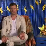 ¡'Acosté a mis hijos temprano'!  : Los espectadores se desmayan cuando Chris Hemsworth leyó Bedtime Stories de CBeebies el viernes