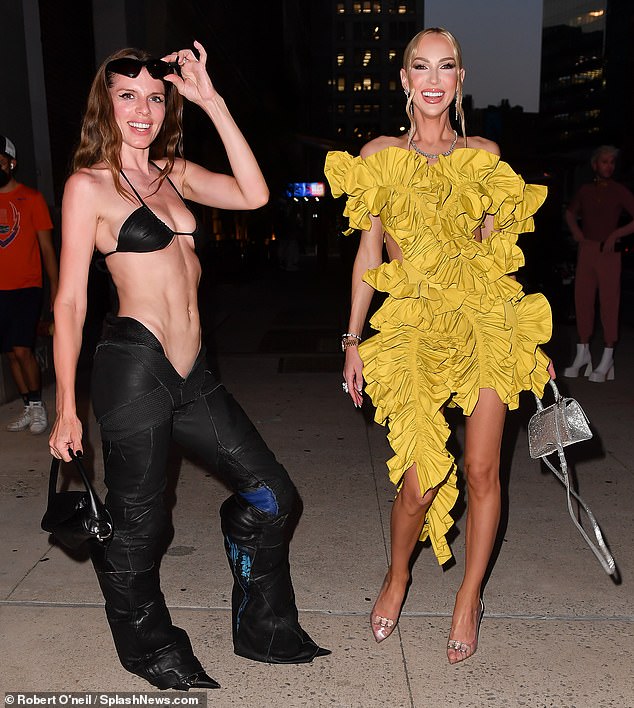 Llamativo!  Christine Quinn y Julia Fox mostraron su estilo de moda individual en la ciudad de Nueva York el jueves por la noche.