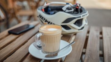 Ciclismo y café: ¿realmente la cafeína aumenta el rendimiento de conducción?