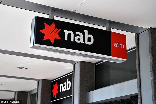 El National Australia Bank se unió el viernes al Commonwealth Bank para elevar sus tasas fijas