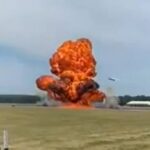 Un conductor murió después de que su camión jet Shockwave explotara después de desplegar el paracaídas en Battle Creek, Michigan.
