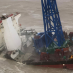 Decenas de desaparecidos en naufragio frente a Hong Kong durante tifón en el Mar de China Meridional