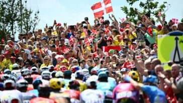 El Tour de Francia recuerda a las víctimas del tiroteo en Copenhague con un minuto de aplausos