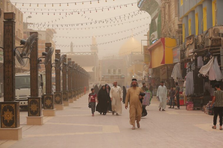 El aumento del calor provoca tormentas de arena paralizantes en Oriente Medio