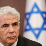 El primer ministro israelí presionará a Francia sobre las negociaciones nucleares con Irán y advertirá a Hezbolá que esté "jugando con fuego"