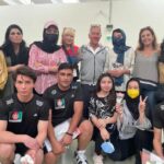 El propietario de Israel-Premier Tech da la bienvenida a ciclistas y refugiadas afganas en Italia después del rescate del grupo líder