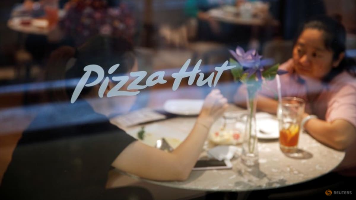 El regulador del distrito chino inspecciona las tiendas de Pizza Hut por problemas de seguridad alimentaria
