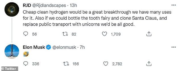Elon Musk, un defensor de la energía solar desde hace mucho tiempo, respondió a un tuit sobre la defensa de Bill Gates por el hidrógeno limpio con un emoji sonriente.