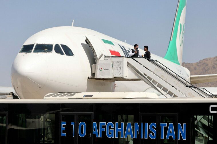 Emiratos Árabes Unidos se prepara para operar el aeropuerto de Kabul en un acuerdo con los talibanes, dicen las fuentes