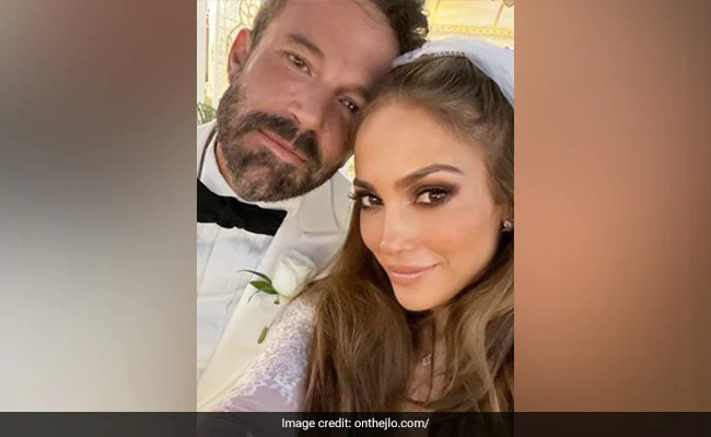 Jennifer Lopez And Ben Affleck Cried To Each Other: Chapel Employee Reveals Wedding Details
