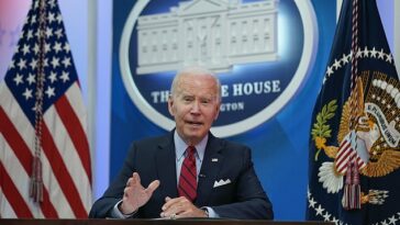 El presidente Joe Biden se reunió virtualmente el viernes con ocho gobernadores demócratas que hablaron sobre lo que estaban haciendo en sus estados para proteger la atención del aborto, quienes, a su vez, alentaron al presidente a tomar medidas.