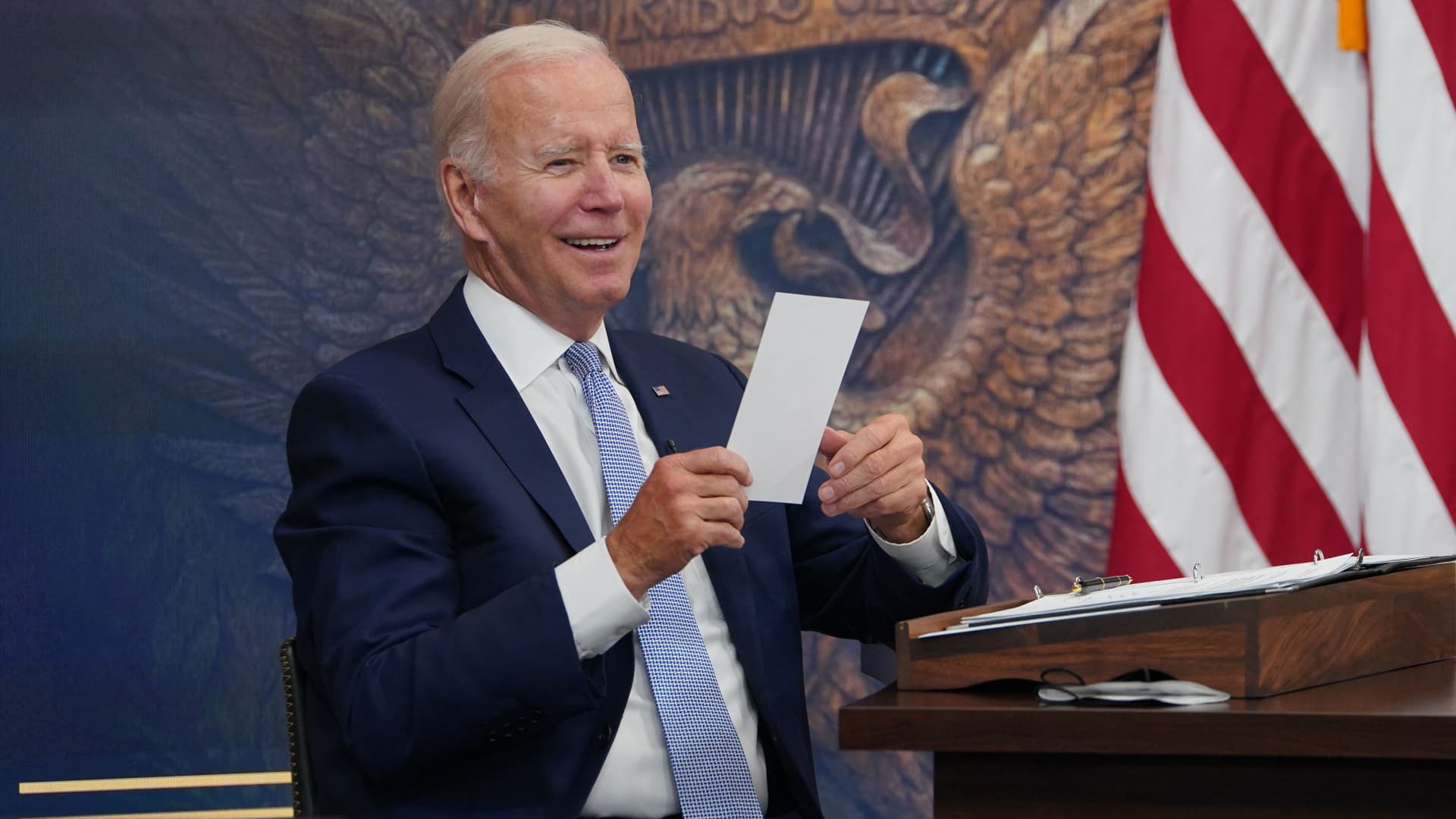 La Cámara aprueba proyecto de ley para impulsar la producción de chips de EE. UU. y la competencia de China, enviándolo a Biden
