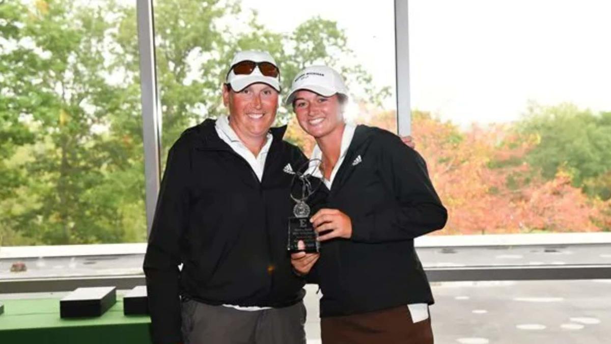 La entrenadora de golf femenino de la Universidad de Western Michigan lidera el US Adaptive Open inaugural
