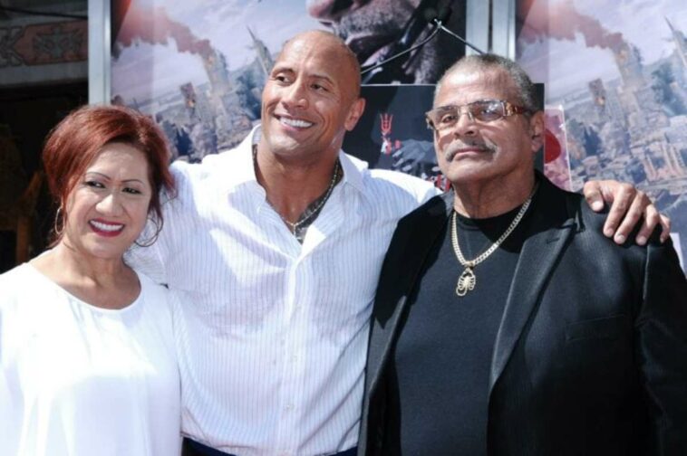La evidencia de ADN dice que Rocky Johnson tuvo 5 hijos adicionales, The Rock es su medio hermano