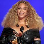 La inspiración improbable detrás de Chrome de Beyoncé "Clavos de aguja" para la moda