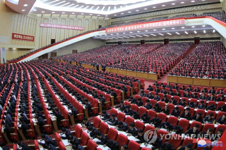 Líder norcoreano insta a 'obediencia absoluta' al partido gobernante