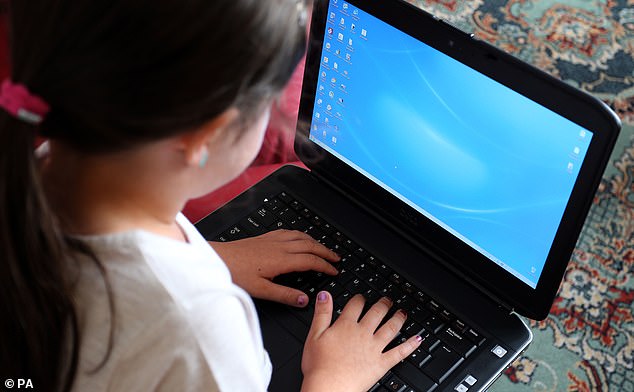 Una organización benéfica para niños reveló un horrible aumento del 80 por ciento en los delitos de acoso sexual en línea denunciados a la policía en los últimos cuatro años.