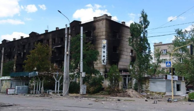 Los rusos destruyen aldeas con artillería para llegar a la frontera administrativa de la región de Lugansk
