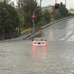 Lluvias torrenciales, inundaciones repentinas, deslizamientos de tierra, vientos dañinos y cortes de energía amenazan a los residentes de Sydney y NSW