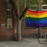 Mezquita de Berlín ondea la bandera del arco iris en apoyo de la comunidad LGBTQ