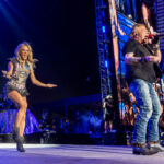 Mira a Guns N' Roses presentar a Carrie Underwood en un concierto en Londres