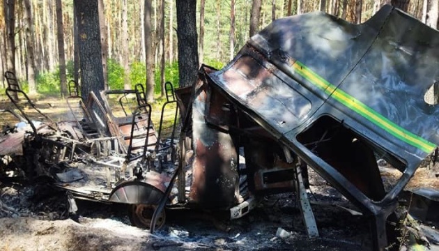 Mueren dos guardabosques al explotar un coche sobre una mina en la región de Zhytomyr
