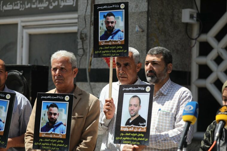 ONG: 40 presos palestinos en cárceles de Israel inician huelga de hambre