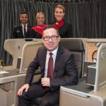 Alan Joyce (en la foto), CEO de Qantas, reconoció que los retrasos y las cancelaciones de vuelos durante Semana Santa y las vacaciones de junio a julio