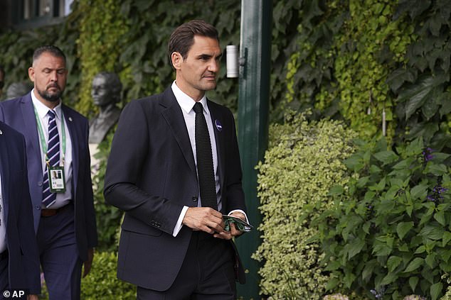 El icono del tenis Roger Federer ha sido fotografiado llegando a Wimbledon el domingo.