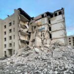 Seis personas muertas en el bombardeo ruso de Chasiv Yar, un niño puede estar bajo los escombros